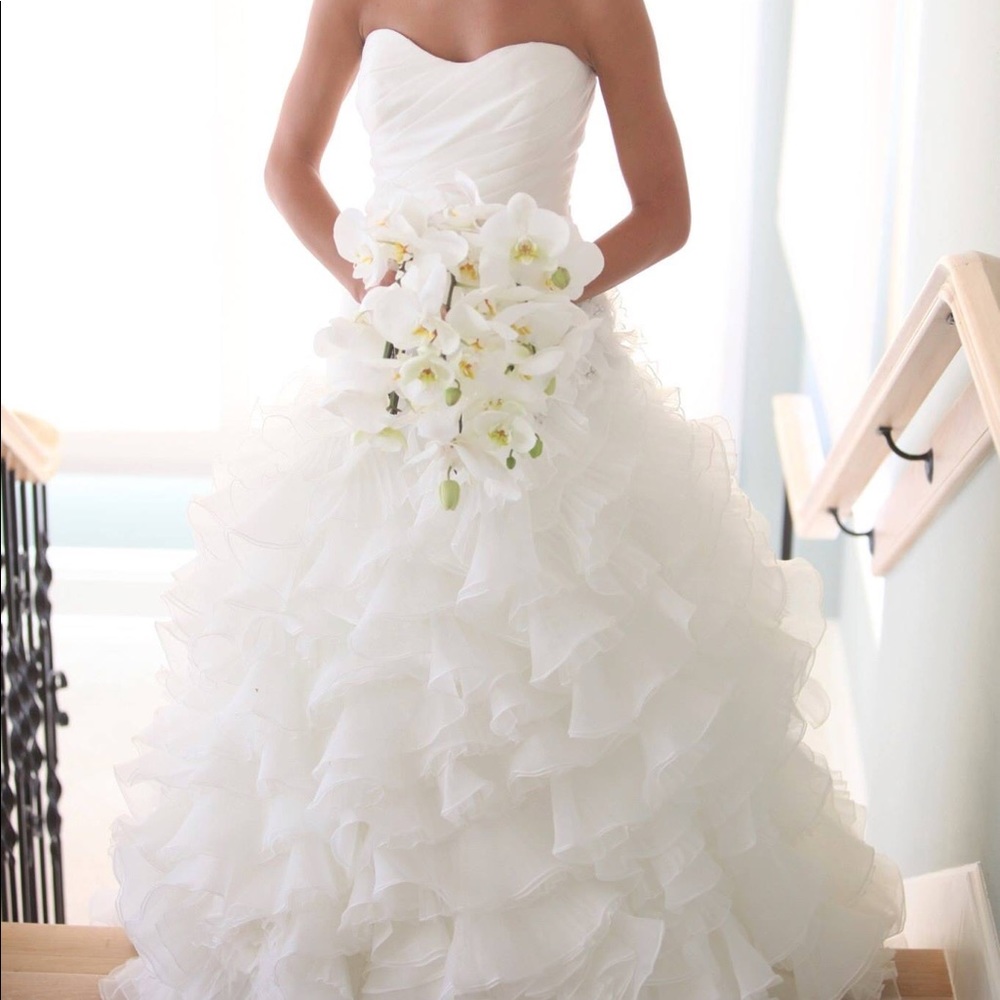 Moro Lee Wedding Gown